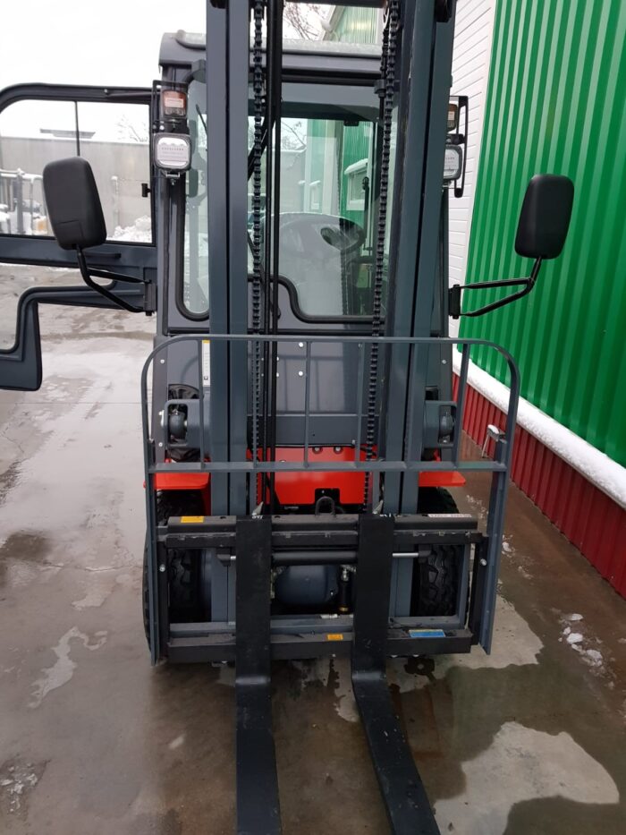 Electrostivuitor CHL 1500kg