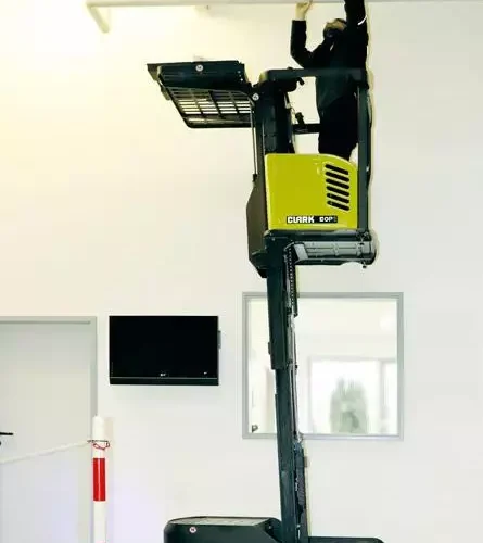 Order picker electric - CLARK COP1 - capacitate 226 kg - imagine 6